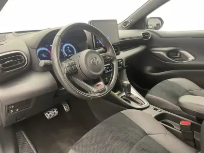 Photo 17 Toyota Yaris Hybride 130h GR SPORT Pack Techno +