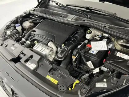 Photo 21 Peugeot 208 1.2 PureTech 100ch S&S GT