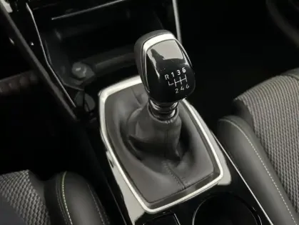 Photo 19 Peugeot 208 1.2 PureTech 100ch S&S GT