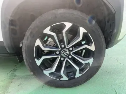 Photo 8 Toyota Yaris Hybride 1.5 HYBRID 116H DESIGN / PACK CARGO