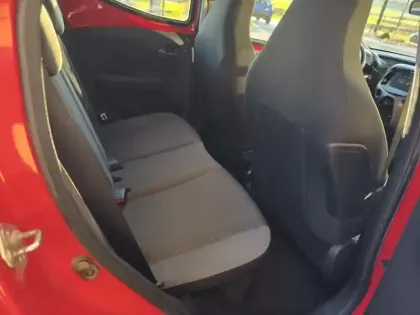 Photo 10 Toyota Aygo x-play 1.0 72 ch