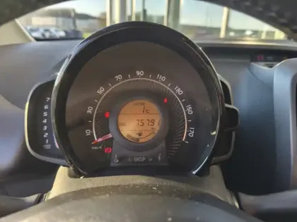 Photo 14 Toyota Aygo x-play 1.0 72 ch