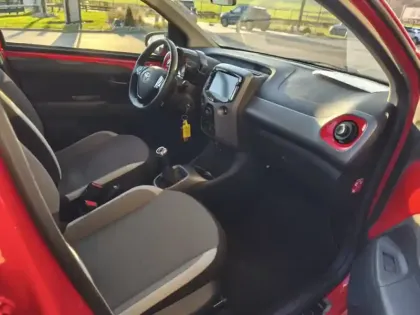 Photo 11 Toyota Aygo x-play 1.0 72 ch