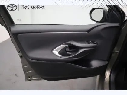 Photo 10 Toyota Yaris Hybride 116h Dynamic 1.5 116 ch