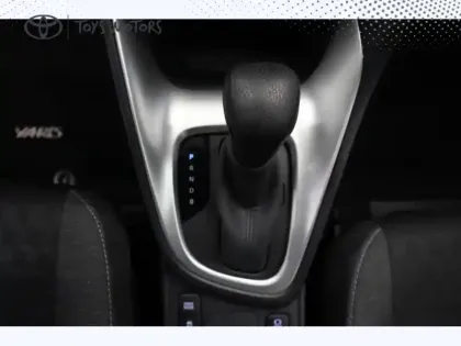 Photo 15 Toyota Yaris Hybride 116h Dynamic 1.5 116 ch