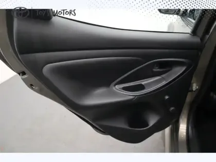 Photo 19 Toyota Yaris Hybride 116h Dynamic 1.5 116 ch