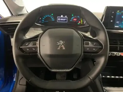 Photo 14 Peugeot 208  e- 136ch Style