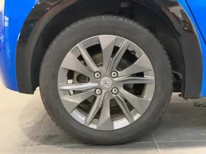 Photo 10 Peugeot 208  e- 136ch Style