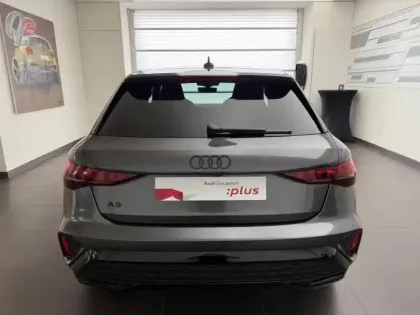 Photo 5 Audi A3  Sportback 35 TFSI 150ch Mild Hybrid S line S tronic 7