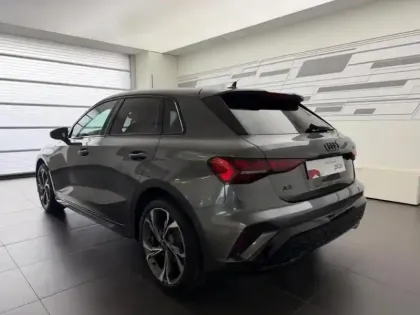 Photo 7 Audi A3  Sportback 35 TFSI 150ch Mild Hybrid S line S tronic 7