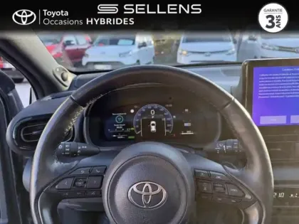 Photo 12 Toyota Yaris  130h Première 5p MC24