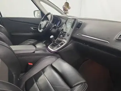 Photo 8 Renault Scenic  1.3 TCe 160ch FAP Initiale Paris