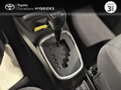 Photo 11 Toyota Yaris  100h Dynamic 5p RC18