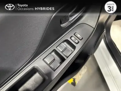 Photo 13 Toyota Yaris  100h Dynamic 5p RC18