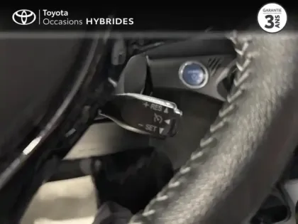 Photo 12 Toyota Yaris  100h Dynamic 5p RC18