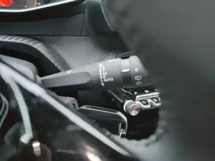 Photo 13 Peugeot 2008  1.2 PureTech 100ch S&S Allure Pack