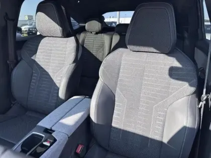 Photo 11 Peugeot 3008  1.2 Hybrid 145ch Allure e-DCS6