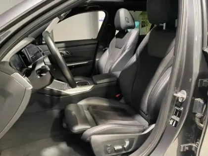 Photo 11 BMW Serie 3 Série 3 Touring 318dA 150ch M Sport