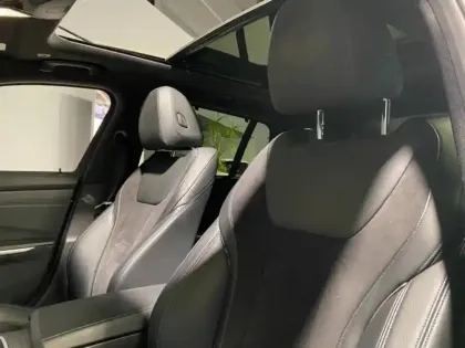 Photo 12 BMW Serie 3 Série 3 Touring 318dA 150ch M Sport