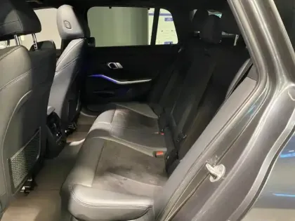 Photo 13 BMW Serie 3 Série 3 Touring 318dA 150ch M Sport