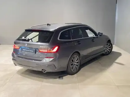 Photo 6 BMW Serie 3 Série 3 Touring 318dA 150ch M Sport