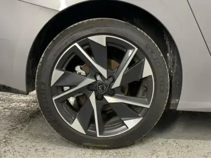 Photo 8 Peugeot 308  SW 1.5 BlueHDi 130ch S&S Allure EAT8