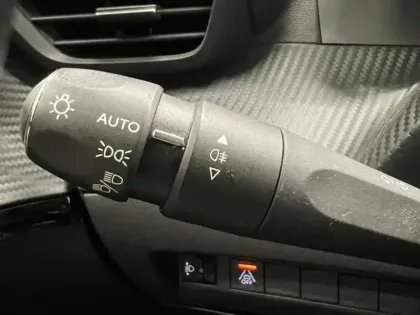 Photo 14 Peugeot 208  e- 136ch Roadtrip