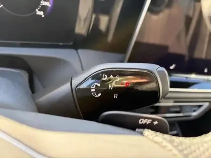 Photo 12 Volkswagen Tiguan  2.0 TDI 150ch R-Line DSG7