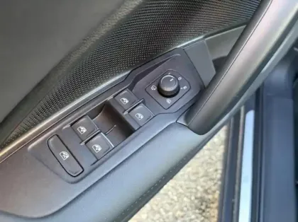 Photo 6 Volkswagen Tiguan  2.0 TDI 150ch R-Line DSG7