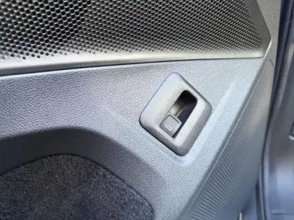 Photo 7 Volkswagen Tiguan  2.0 TDI 150ch R-Line DSG7