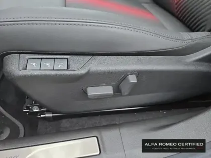 Photo 11 Alfa Romeo Junior  1.2 Ibrida 145ch Speciale e-DCT6