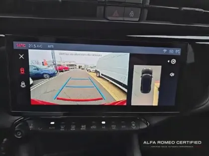 Photo 10 Alfa Romeo Junior  1.2 Ibrida 145ch Speciale e-DCT6