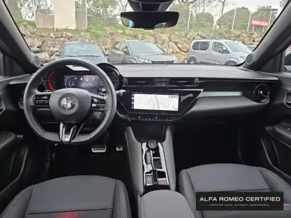 Photo 7 Alfa Romeo Junior  1.2 Ibrida 145ch Speciale e-DCT6