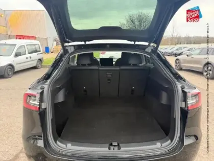 Photo 13 Tesla Model Y  Standard RWD