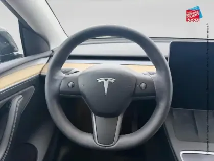 Photo 11 Tesla Model Y  Standard RWD