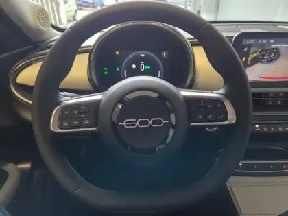 Photo 12 Fiat 600  e 156ch 54kWh La Prima