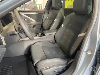 Photo 8 Opel Astra  1.2 Turbo Hybrid 145ch Elegance e-DCT 6