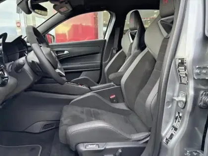 Photo 8 Alfa Romeo Junior  1.2 Ibrida 145ch Speciale e-DCT6