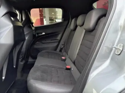 Photo 9 Alfa Romeo Junior  1.2 Ibrida 145ch Speciale e-DCT6