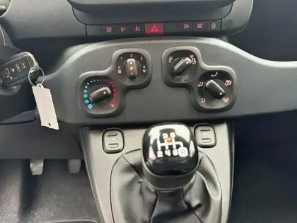 Photo 13 Fiat Panda  Classic 1.0 70ch BSG S&S City