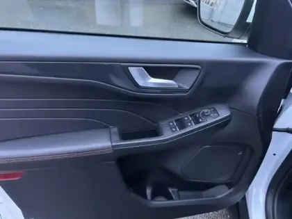 Photo 11 Ford Kuga  2.5 Duratec 190ch FHEV E85 ST-Line BVA