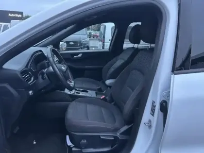 Photo 10 Ford Kuga  2.5 Duratec 190ch FHEV E85 ST-Line BVA