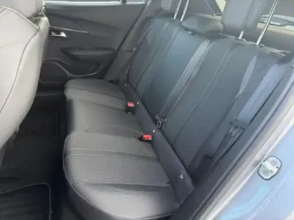 Photo 16 Peugeot 2008  e- 136ch GT