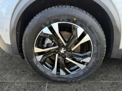 Photo 35 Peugeot 2008  e- 136ch GT