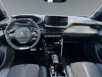 Photo 32 Peugeot 2008  e- 136ch GT