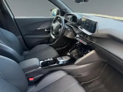 Photo 18 Peugeot 2008  e- 136ch GT