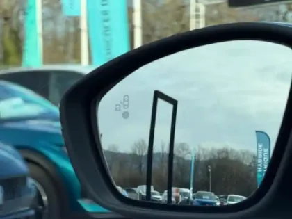 Photo 21 Peugeot 2008  e- 136ch GT