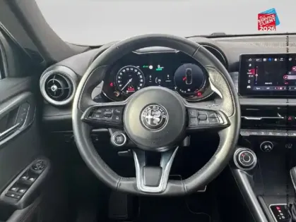 Photo 11 Alfa Romeo Tonale  1.5 Hybrid 130ch Edizione Speciale TCT