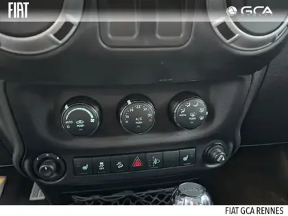 Photo 10 Jeep Wrangler  2.8 CRD 200ch Sahara BVA