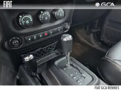 Photo 8 Jeep Wrangler  2.8 CRD 200ch Sahara BVA